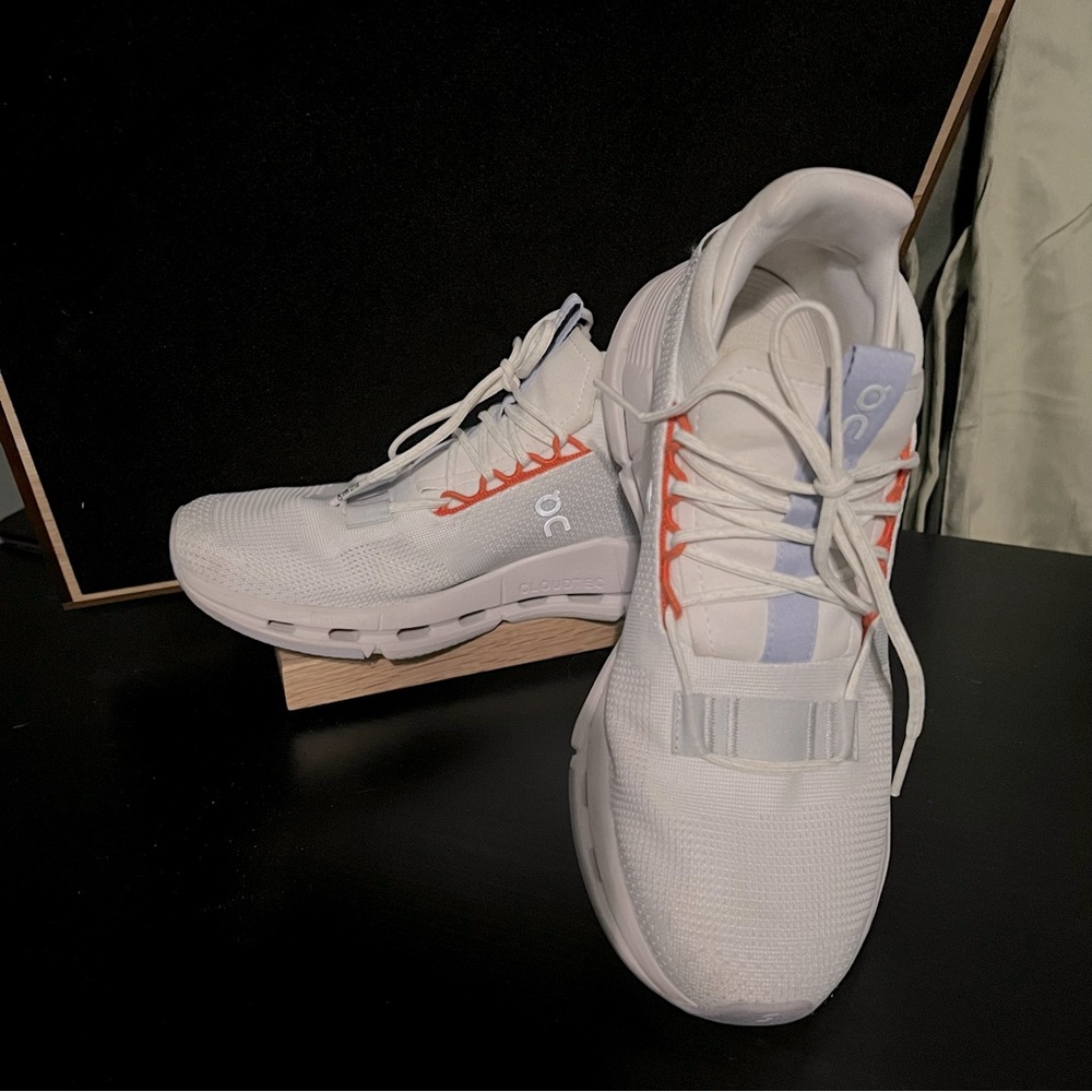 Excellent condition, like new On Running Cloud Nova